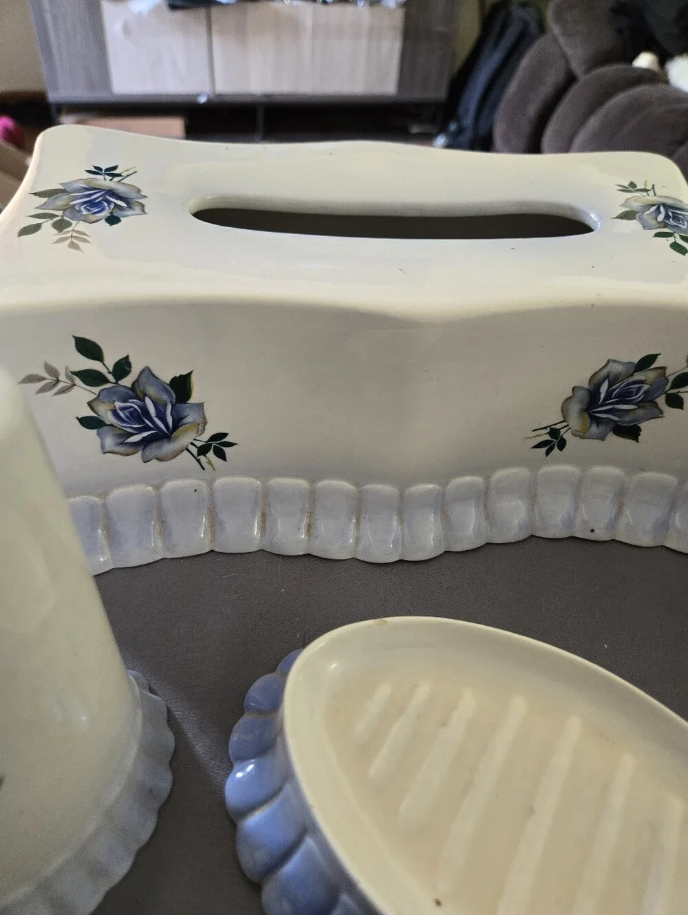 Vintage 1983 Gator Mold Co Ceramic Bathroom Set Blue Cottage Rose 5pc